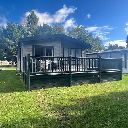 Copse View Lodge With Hot Tub Йорк Экстерьер фото